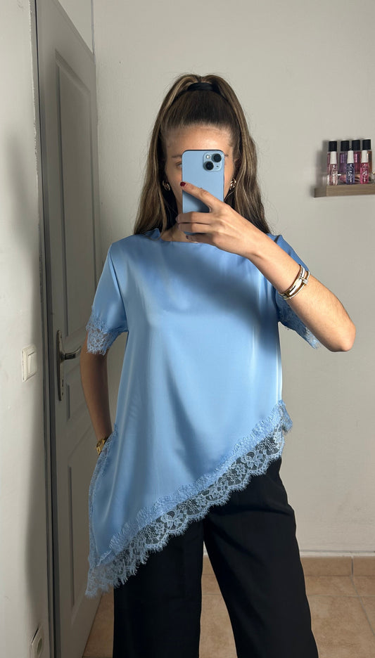 T-shirt satiné à dentelle